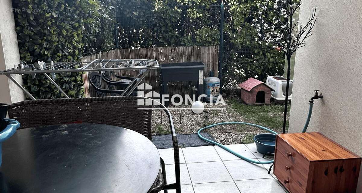 Appartement à ENTRAIGUES-SUR-LA-SORGUE