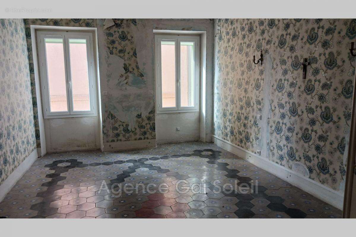 Maison à NISSAN-LEZ-ENSERUNE