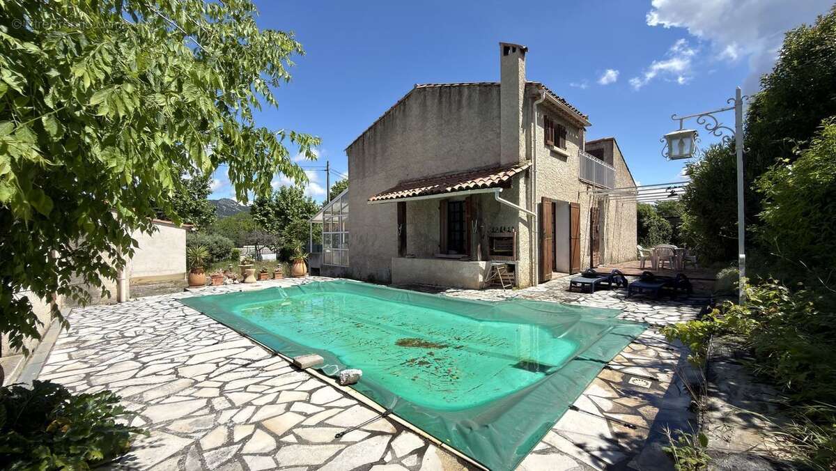 Maison 117 m² à La Penne-Sur-Huveaune  - photo 6