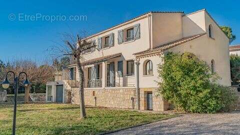Maison à MOUGINS
