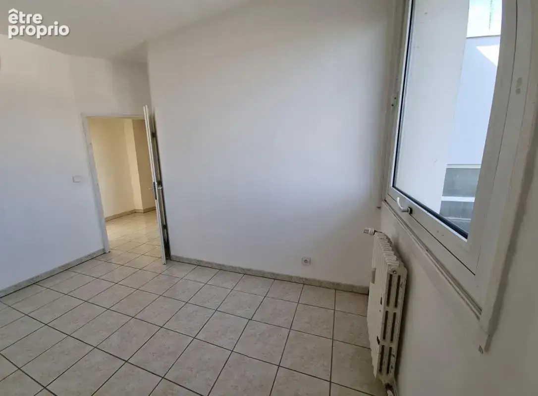 APPARTEMENT 2 chambres , hyper centre, garage, cave - photo 6