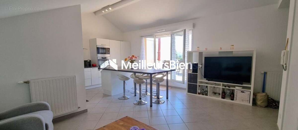 Appartement à VILLE-LA-GRAND