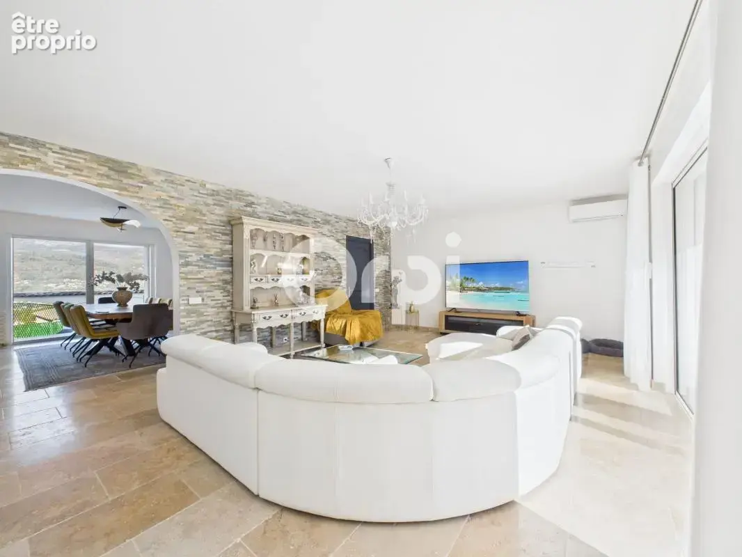 Villa 251 m² - 5 chambres - rénovée - au calme - photo 20