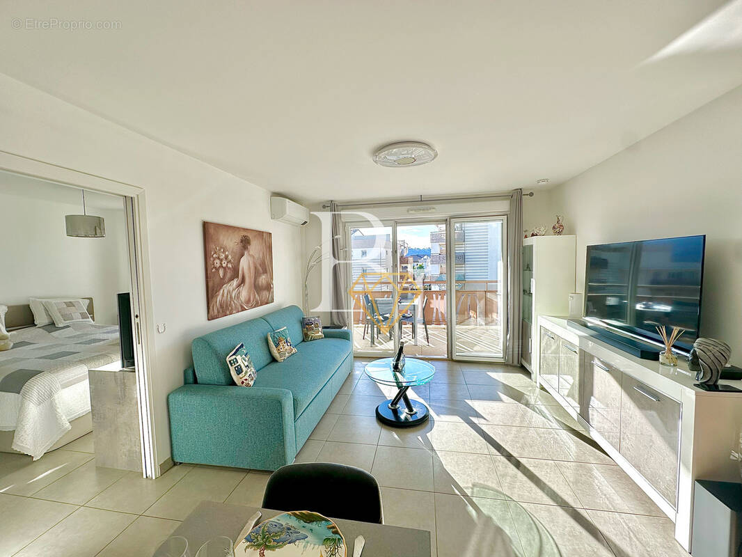 Appartement à CARROS