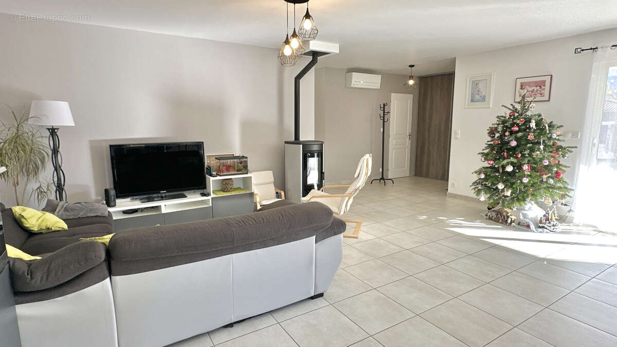 Maison à SAINT-JUST-DE-CLAIX