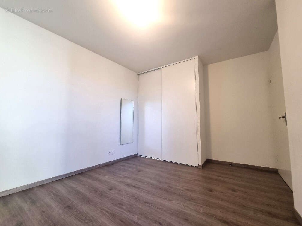Appartement à BEAUZELLE