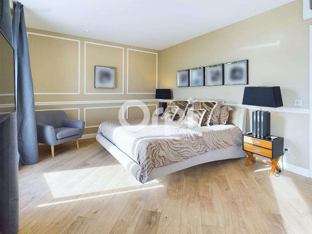 Maison à MANDELIEU-LA-NAPOULE