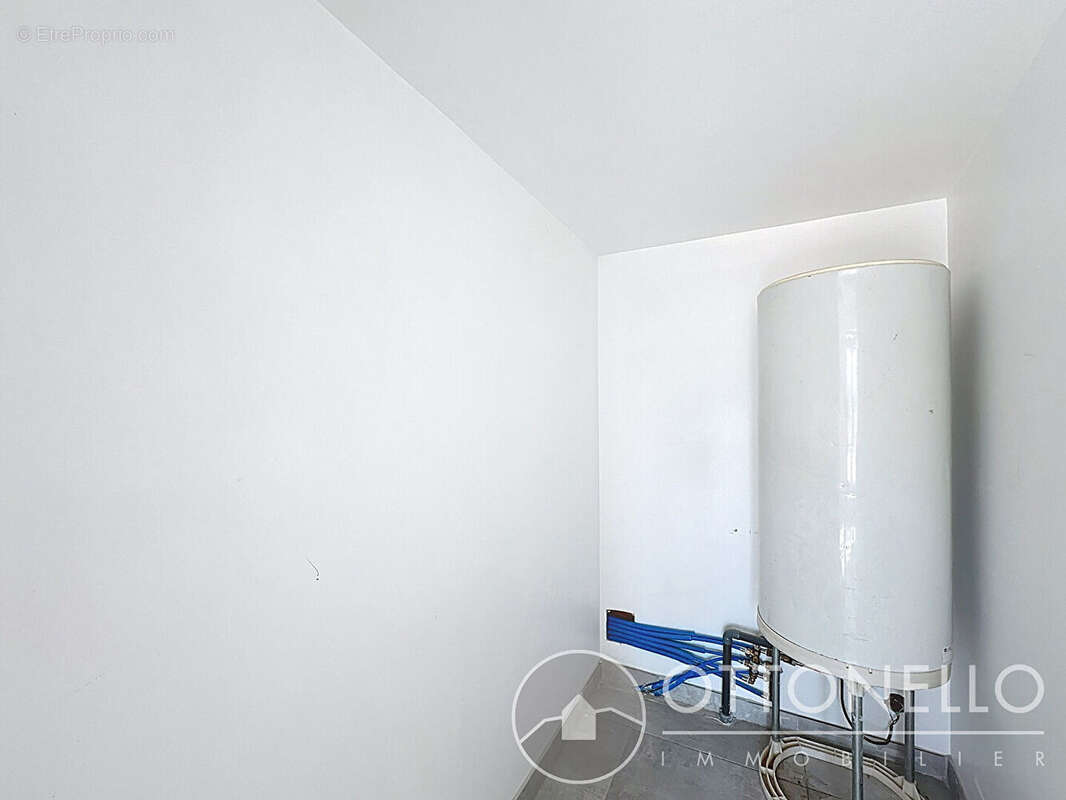 Appartement à ROQUEBRUNE-SUR-ARGENS
