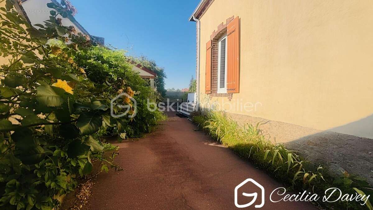 *** Nouveauté en Exclusivité: Elégante Maison bourgeoise du XIXème siècle alliant le charme de l'ancien et le confort moderne da - photo 2