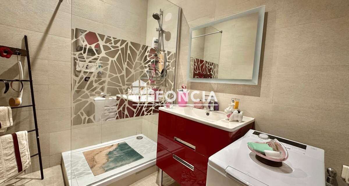 Appartement à MARSEILLE-5E