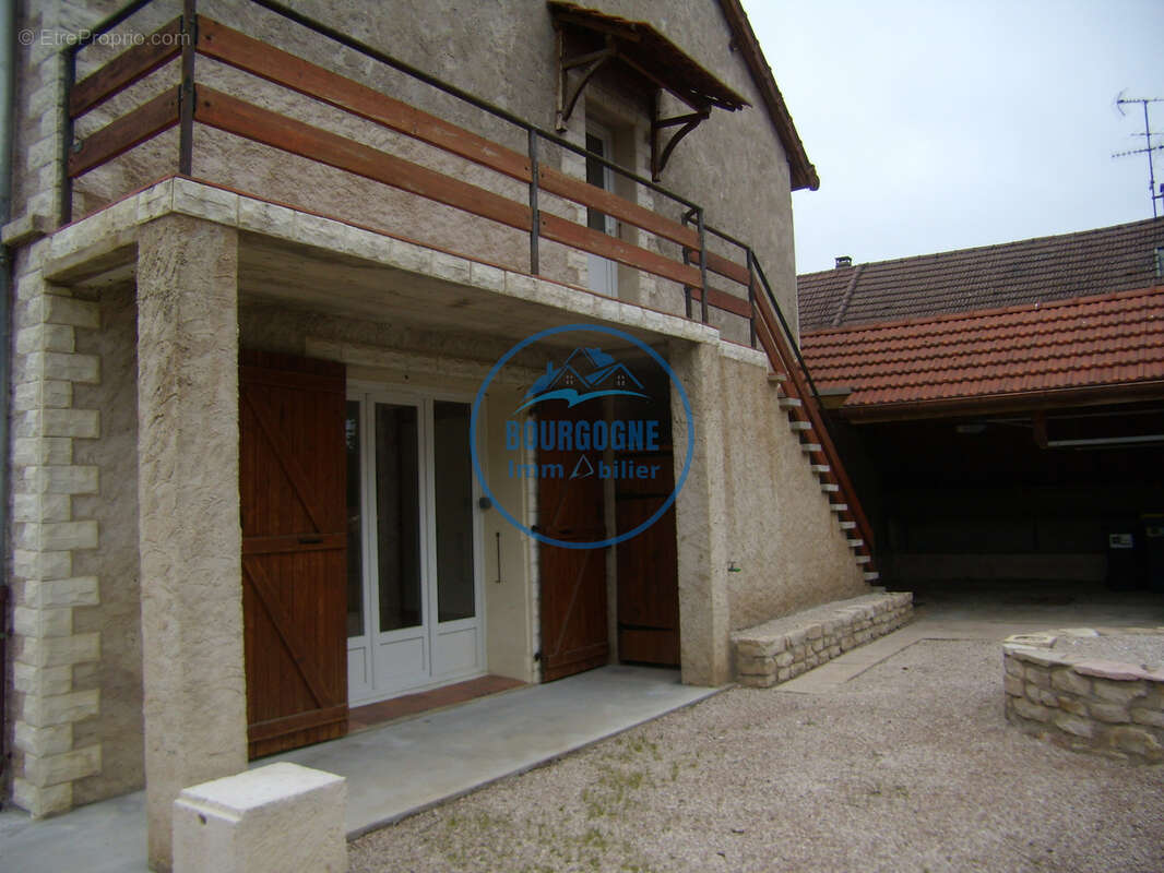 Maison à SEVREY