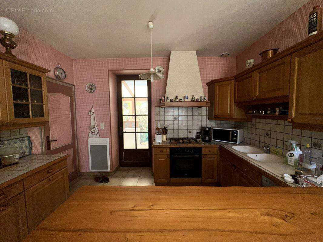 Maison en pierre 8 pièces 242 m2 avec grand terrain - photo 3
