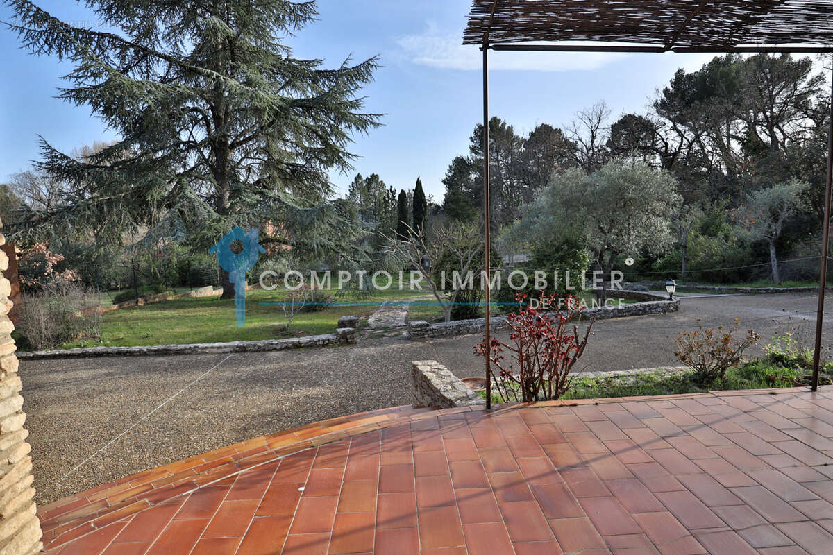 Maison à SAINT-SATURNIN-LES-APT