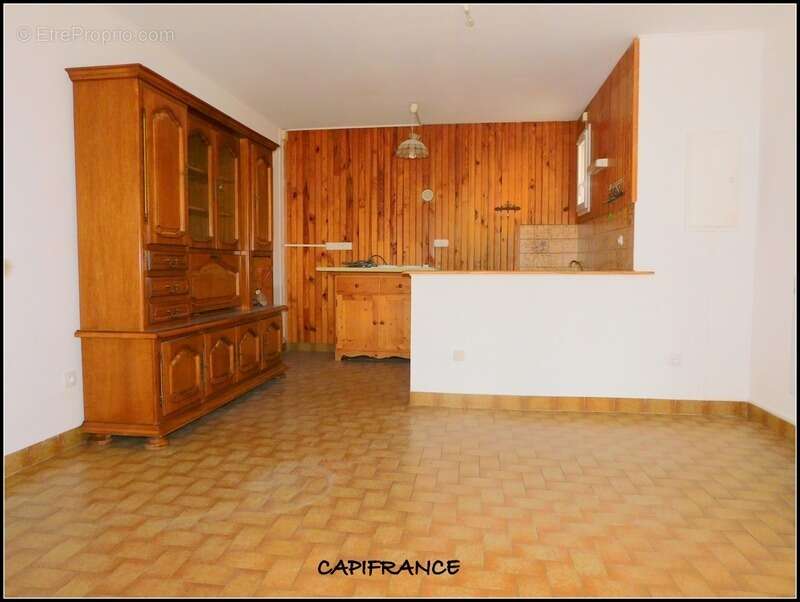 DIGNE-LES-BAINS 04000 A VENDRE Maison traditionnelle avec 2 appartements, terrain plat et clos, garage et cave - photo 14