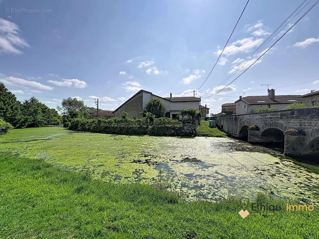 Maison 220 m² à Courcelles-Sur-Blaise  - photo 2