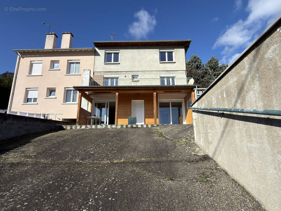 Maison à CEYRAT