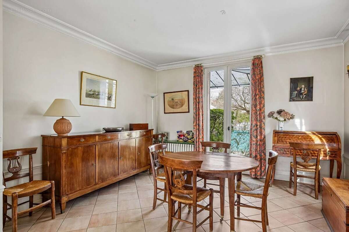 Le vesinet - maison de charme - 6 chambres - 155 m² au sol - terrain 572 m² - 5 mn rer - photo 6
