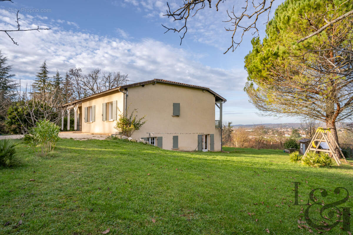 Maison à PUJOLS