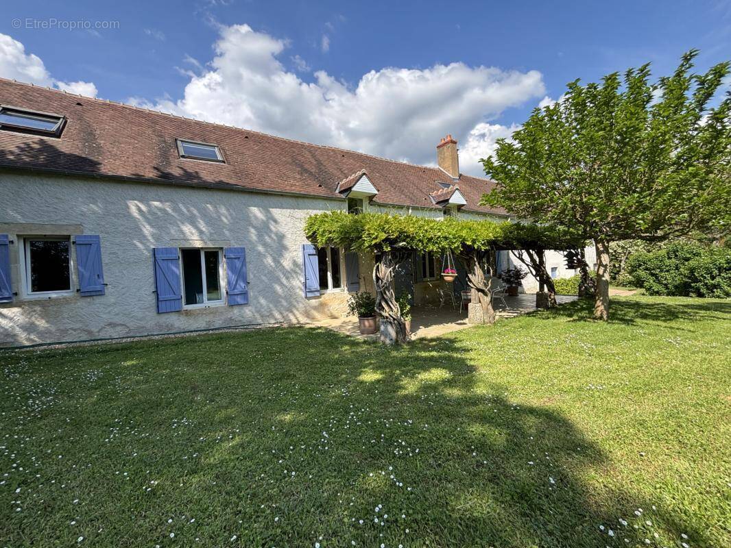 Maison à SAINT-DENIS-DE-PALIN