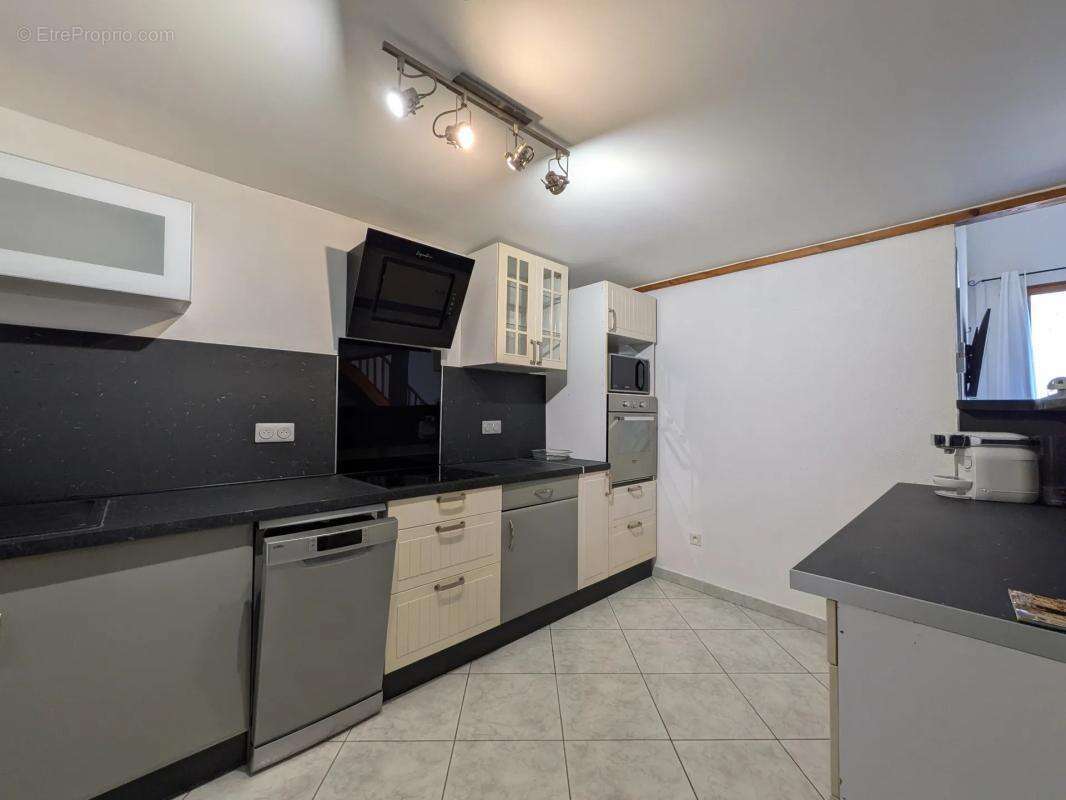 Appartement à LEZIGNAN-CORBIERES