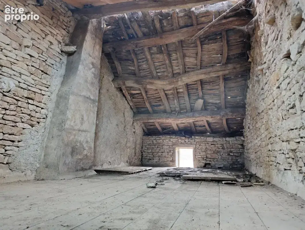 Maison a rénover - terrain- dépendances - photo 9