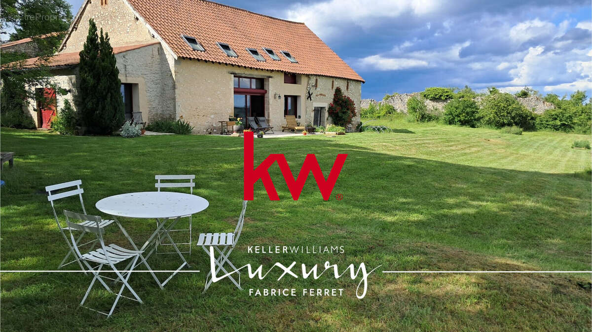 Maison 348 m² à Charroux  - photo 2