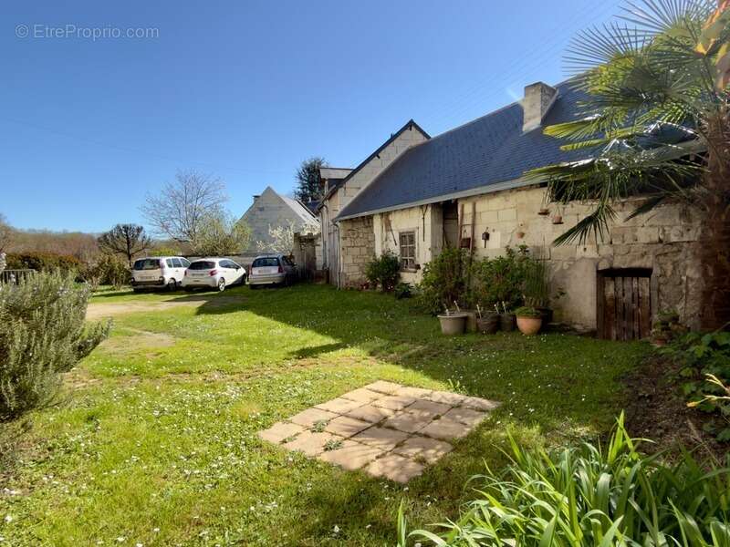 Maison à CHENEHUTTE-TREVES-CUNAULT