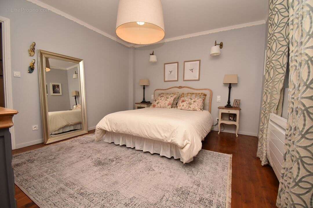 Maison à CREVECOEUR-SUR-L'ESCAUT