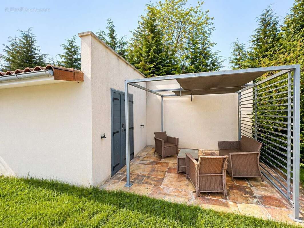 Espace détente extérieur / proximité piscine - Maison à LIMOGES