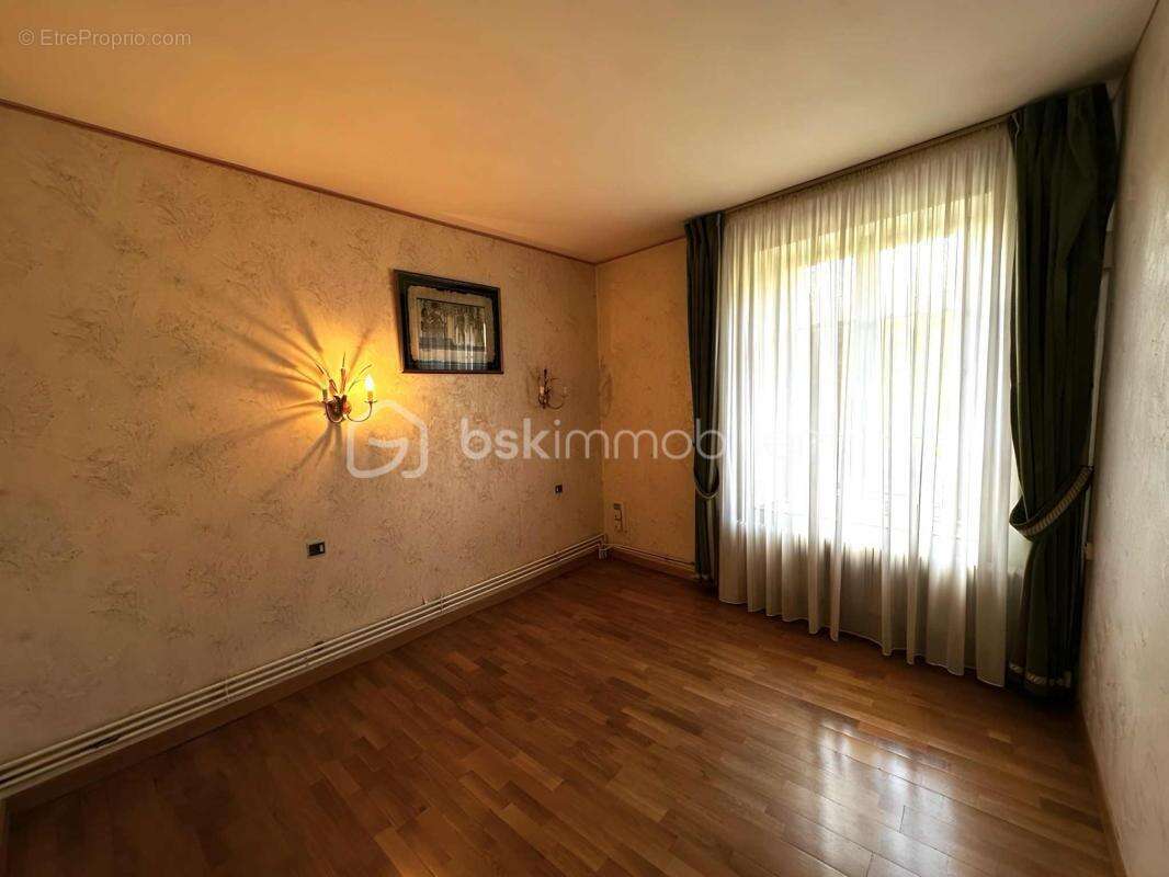 Maison à VRIGNE-AUX-BOIS