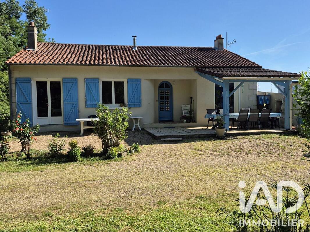 Photo 1 - Maison à LA CRECHE