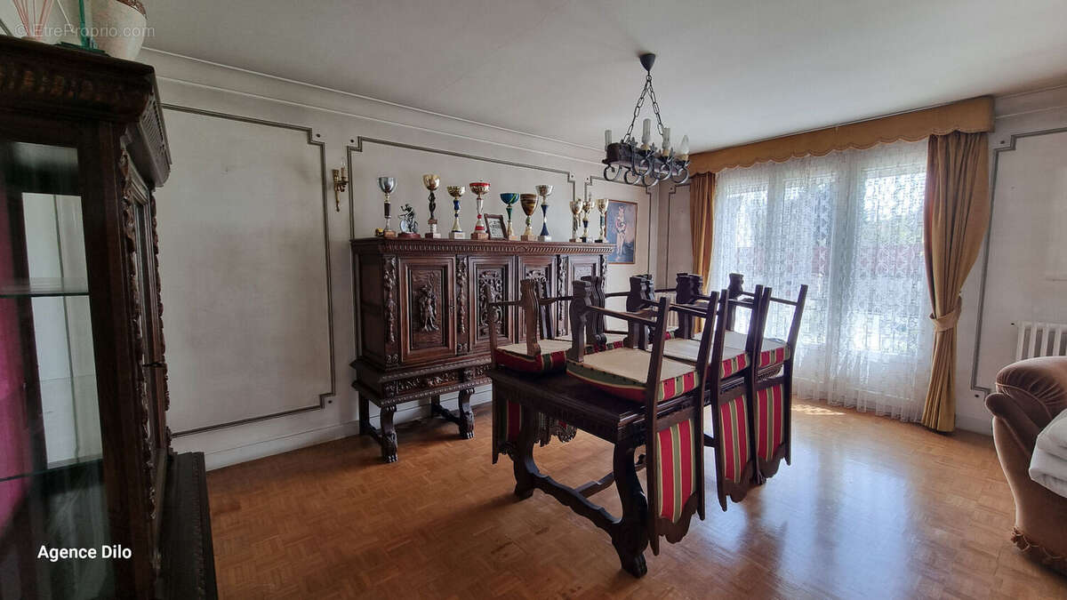 Maison à CHENY