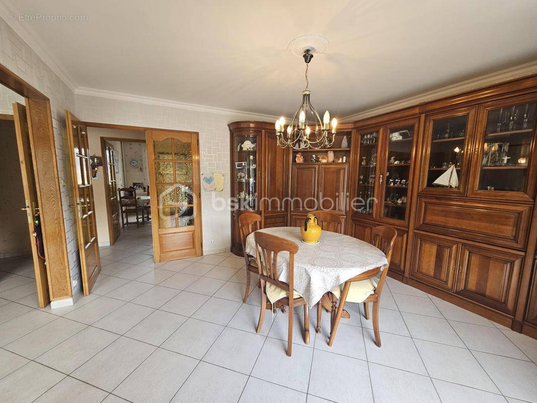 Appartement à FONTAINE