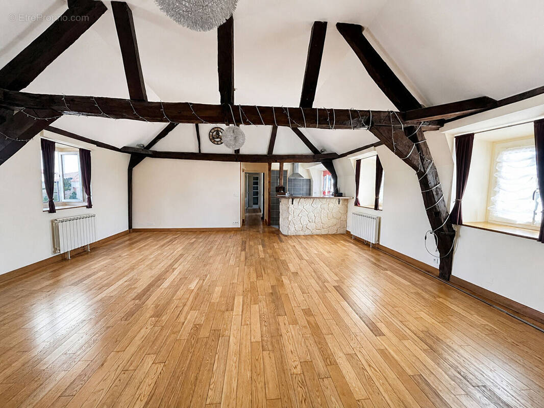 Appartement 94 m² à Pont-Sainte-Maxence  - photo 1