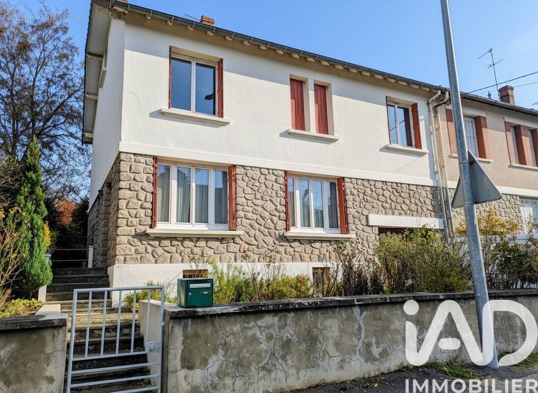 Photo 1 - Maison à MONTLUCON
