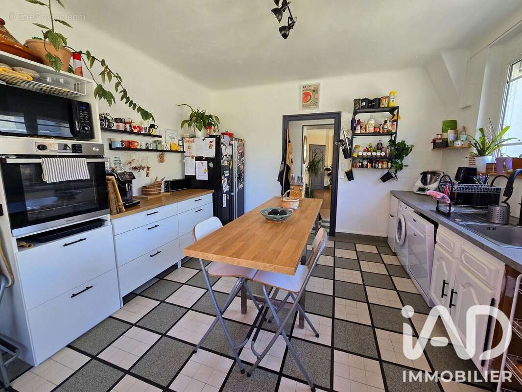 Maison 176 m² à Chateauroux  - photo 6