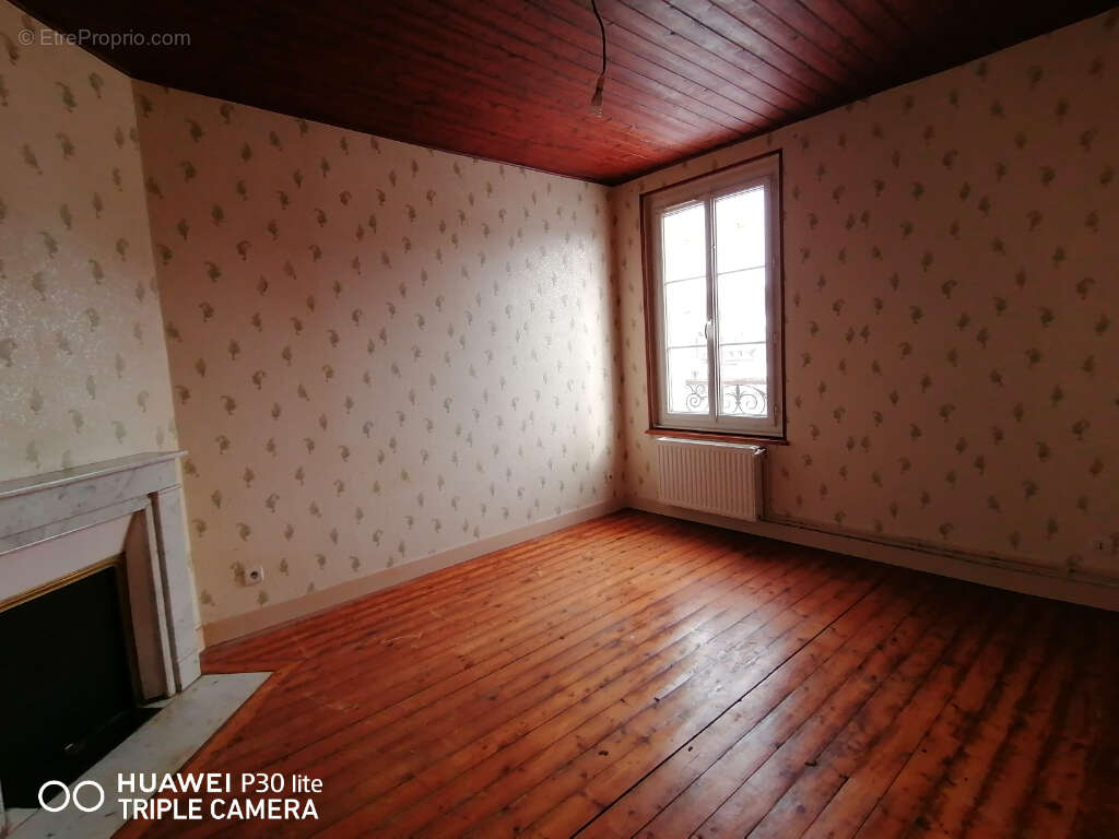 Maison à LA BAZOCHE-GOUET