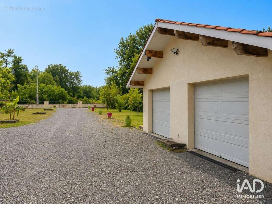 Maison 100 m² à Saugnacq-Et-Muret  - photo 3