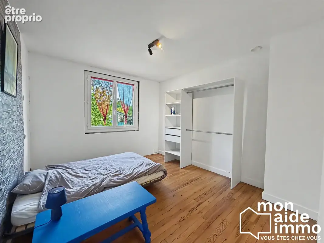 Maison 93 m² à Saint-Denis-De-Pile  - photo 5