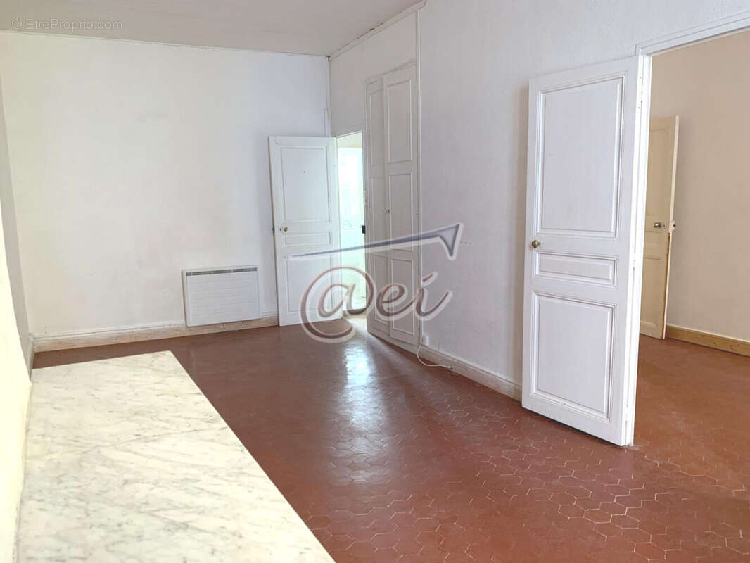 Appartement à SAINT-MAXIMIN-LA-SAINTE-BAUME