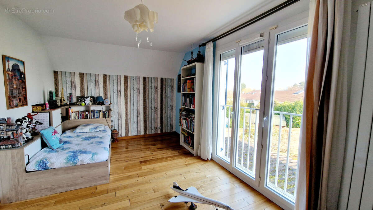 Maison à CLAYE-SOUILLY