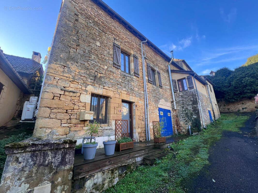 Maison à SALIGNAC-EYVIGUES