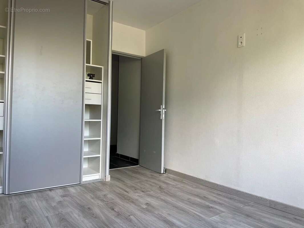 Appartement 62 m² à Saint-Etienne  - photo 4