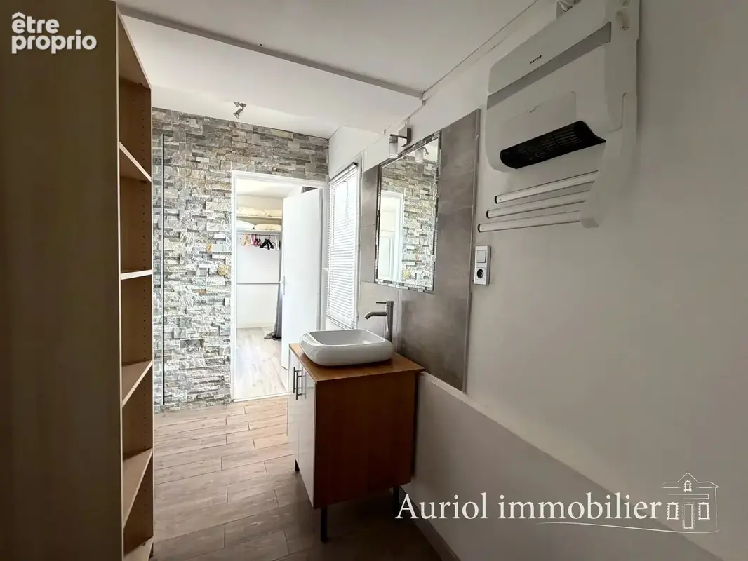 PEYPIN Villa 2 logements sur 3200 m2 terrain avec piscine et garage - photo 8