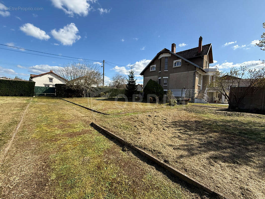 Maison à COSNE-COURS-SUR-LOIRE