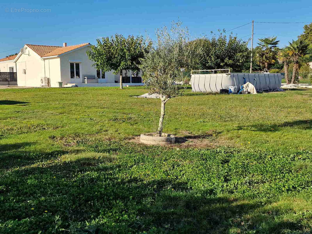 Maison à LA LANDE-DE-FRONSAC