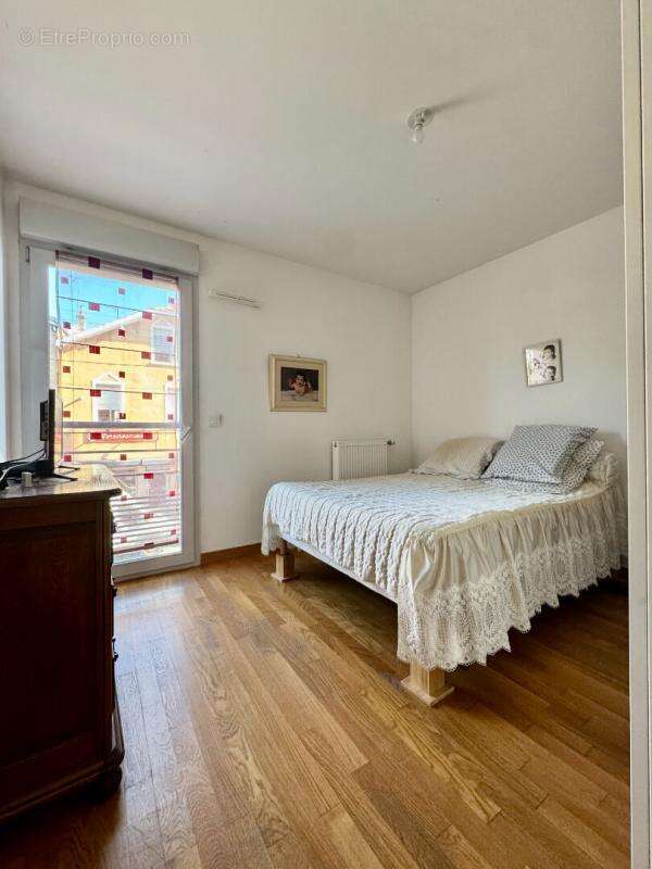 Appartement T3 récent avec balcon et garage Secteur recherché de Décines-Charpieu - photo 6