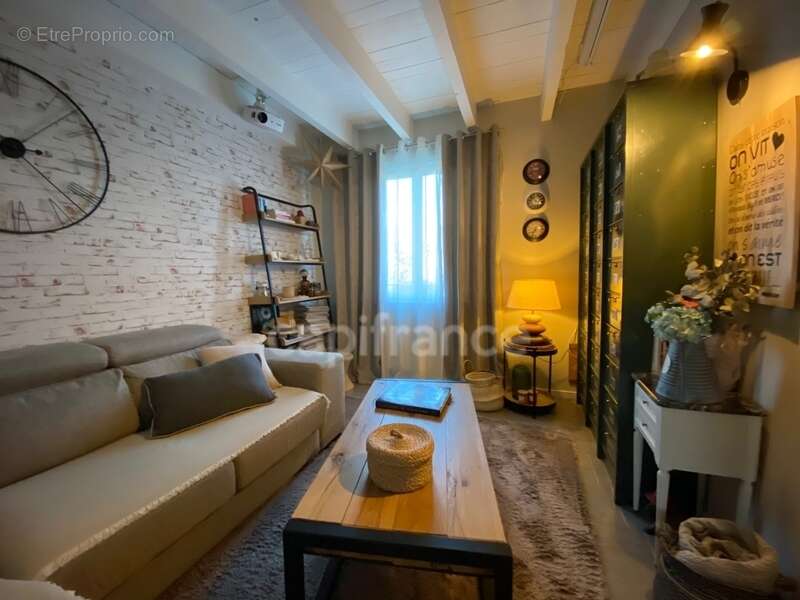 Maison à SAINT-QUENTIN-LA-POTERIE