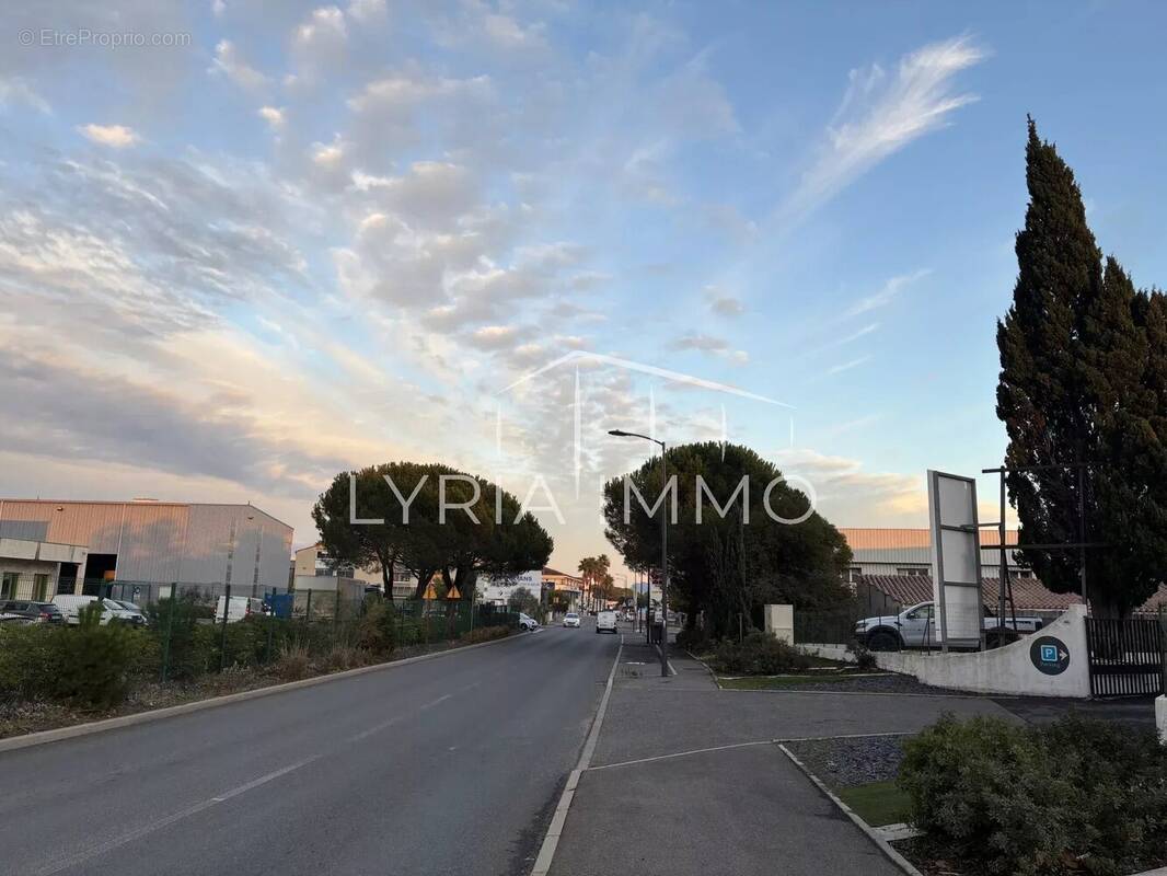Commerce à PUGET-SUR-ARGENS