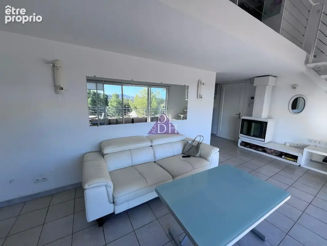 Vue mer pour ce 3 pièces en dernier étage avec vaste terrasse, garage et cave - photo 6